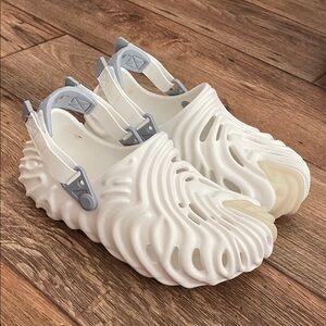 Crocs x Salehe Bembury Pollex Clogs Status